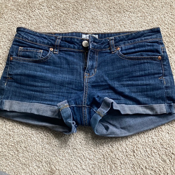 Aeropostale dark jean shorts - Picture 1 of 2